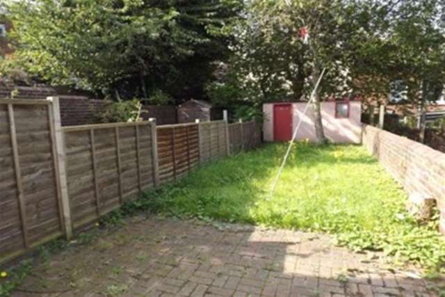  Image of 4 Bedroom Detached to rent at Sheffield, S11 8UN