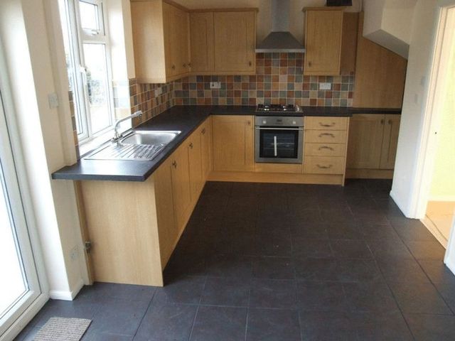  Image of 3 Bedroom Semi-Detached for sale at Pitchers Hill Wickhamford Evesham, WR11 7RT