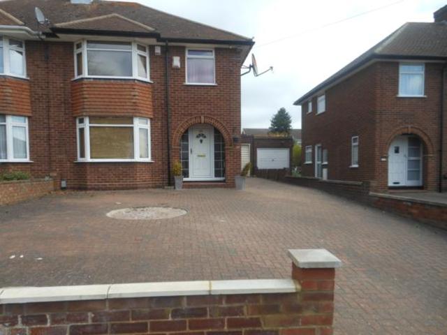  Image of 3 Bedroom Semi-Detached to rent at Putnoe Bedford Bedford, MK41 8JB