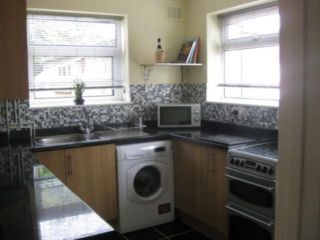  Image of 3 Bedroom Semi-Detached to rent at Putnoe Bedford Bedford, MK41 8JB