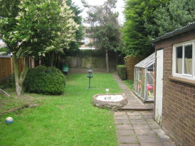  Image of 3 Bedroom Semi-Detached to rent at Putnoe Bedford Bedford, MK41 8JB