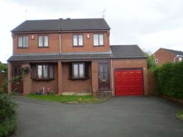  Image of 2 Bedroom Semi-Detached to rent at Rosemoor Gardens  Worcester, WR5 3QS