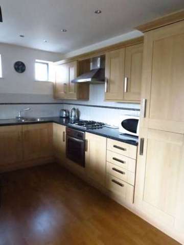 Image of 2 Bedroom Flat to rent at Troy Road Morley Leeds, LS27 8JG