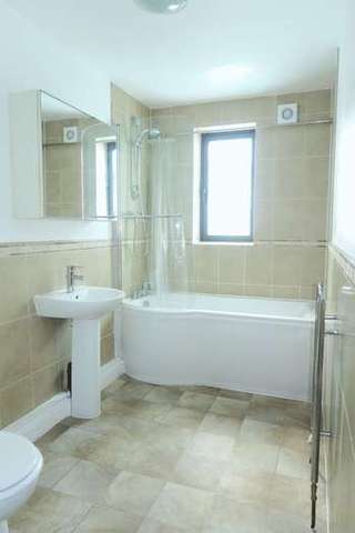 Image of 2 Bedroom Flat to rent at Troy Road Morley Leeds, LS27 8JG