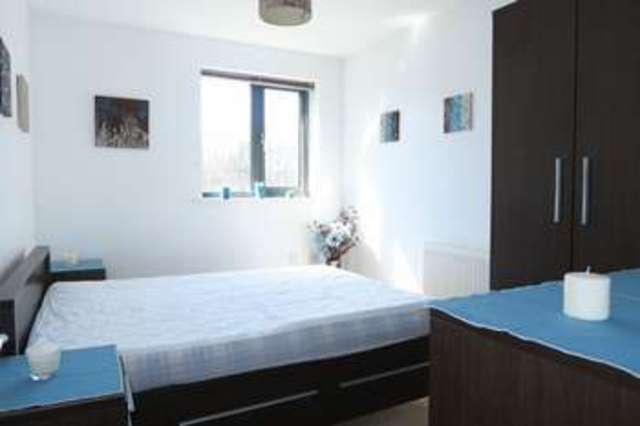  Image of 2 Bedroom Flat to rent at Troy Road Morley Leeds, LS27 8JG