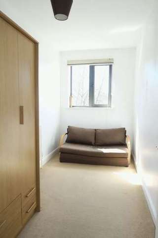  Image of 2 Bedroom Flat to rent at Troy Road Morley Leeds, LS27 8JG