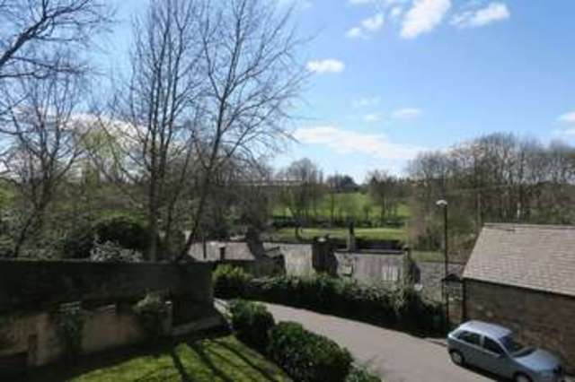  Image of 2 Bedroom Flat to rent at Troy Road Morley Leeds, LS27 8JG