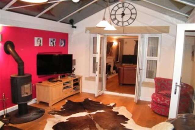  Image of 5 Bedroom Detached to rent at Stratford-upon-Avon, CV37 8QS