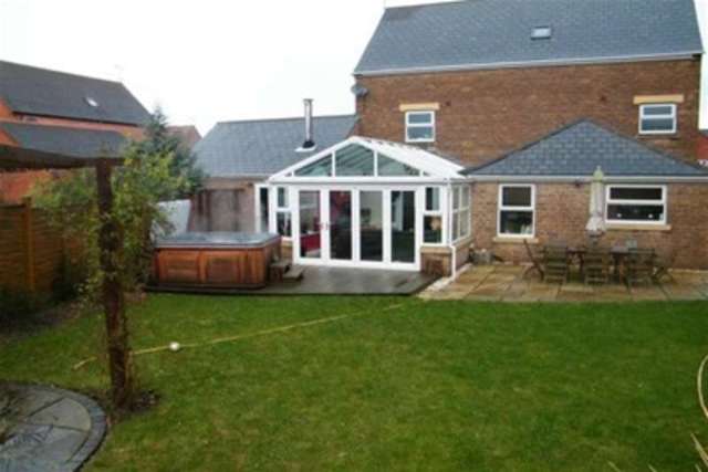  Image of 5 Bedroom Detached to rent at Stratford-upon-Avon, CV37 8QS