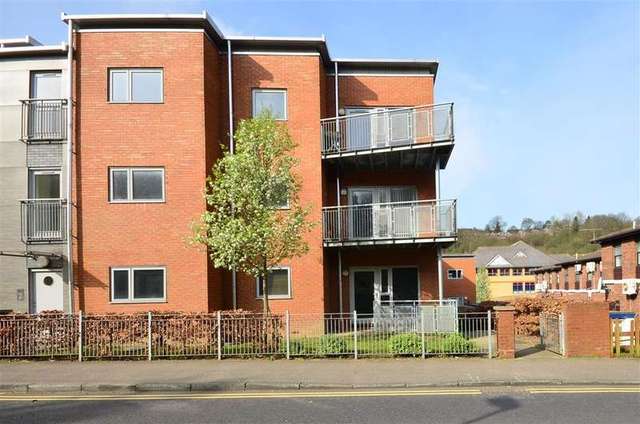  Image of 2 Bedroom Flat for sale at Walderslade Chatham Chatham, ME5 9LL