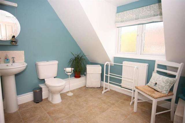 Image of 4 Bedroom Detached for sale at DEVIZES SN10 DEVIZES, SN10 3EZ