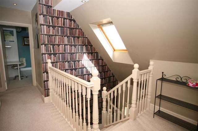  Image of 4 Bedroom Detached for sale at DEVIZES SN10 DEVIZES, SN10 3EZ