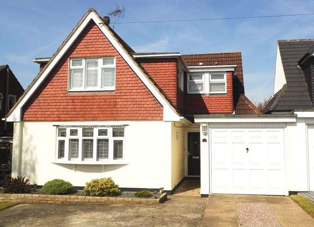 Image of 4 Bedroom Detached for sale at Willow Drive  Rayleigh, SS6 9LD