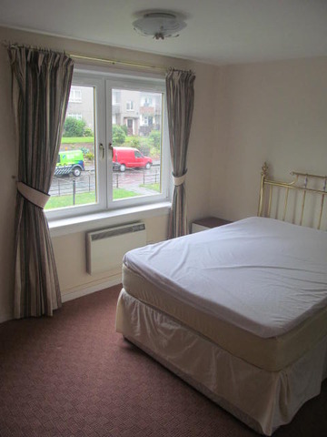  Image of 2 Bedroom Flat to rent at Lochee East Dundee Dundee, DD2 3JS