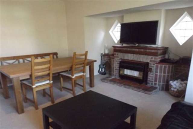  Image of 2 Bedroom Detached to rent at Nottingham, NG8 2PE
