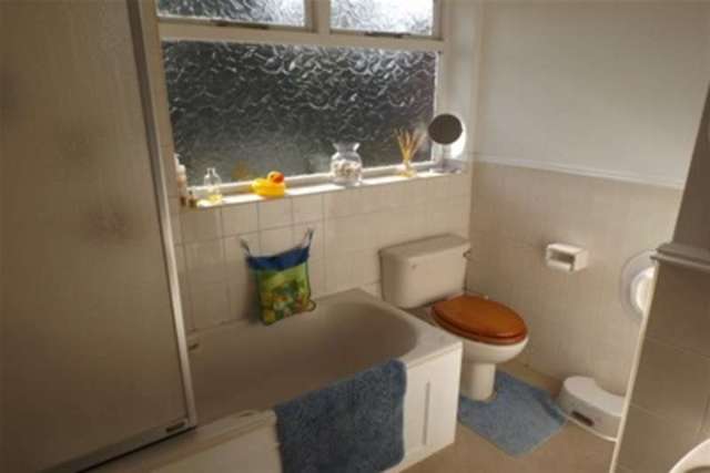  Image of 2 Bedroom Detached to rent at Nottingham, NG8 2PE