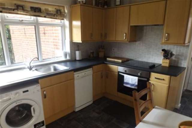  Image of 2 Bedroom Detached to rent at Nottingham, NG8 2PE