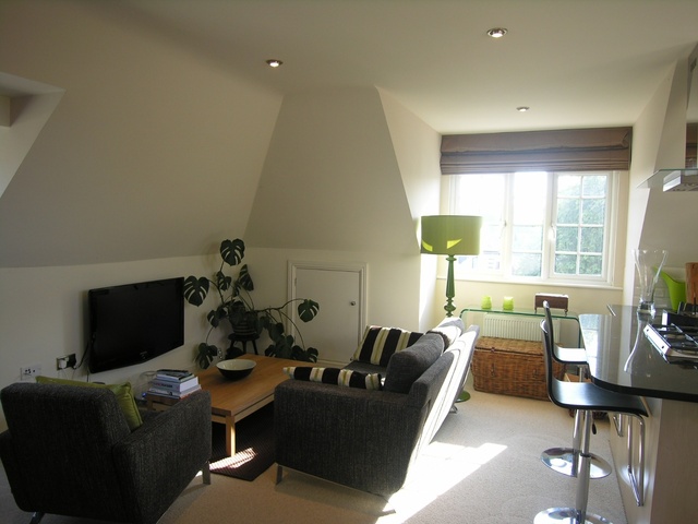  Image of 2 Bedroom Flat to rent at 38 Keswick Road Boscombe Manor Bournemouth, BH5 1LR