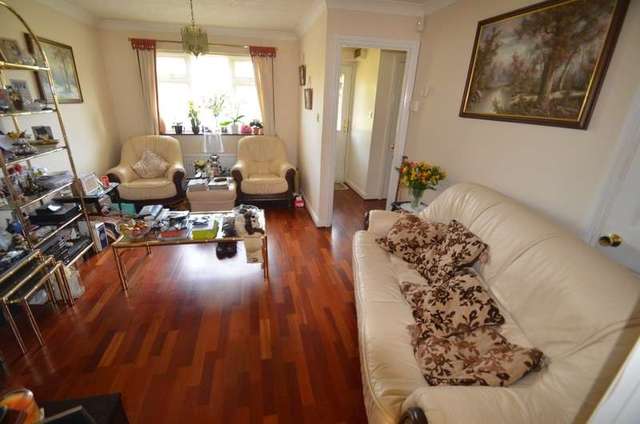  Image of 3 Bedroom Detached for sale at Windlesham, GU20 6QL