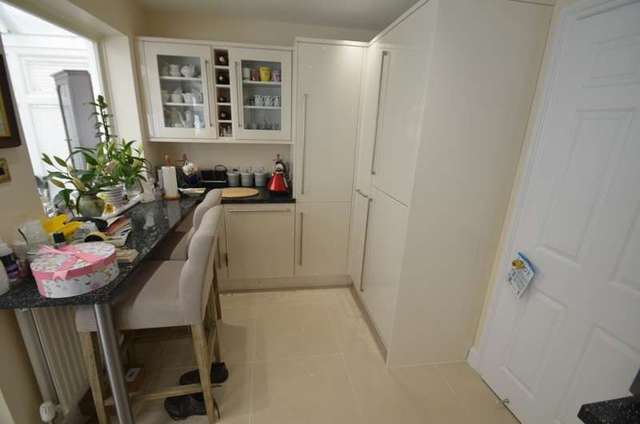  Image of 3 Bedroom Detached for sale at Windlesham, GU20 6QL