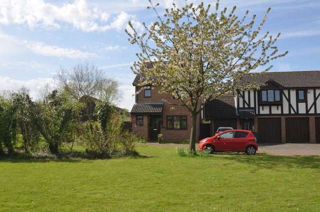  Image of 3 Bedroom Detached for sale at Windlesham, GU20 6QL