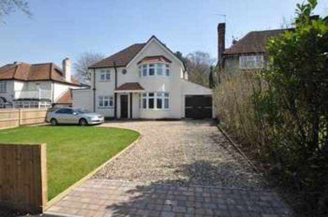  Image of Detached to rent at Nork Way  Banstead, SM7 1HW