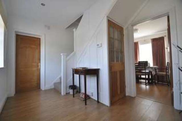  Image of Detached to rent at Nork Way  Banstead, SM7 1HW