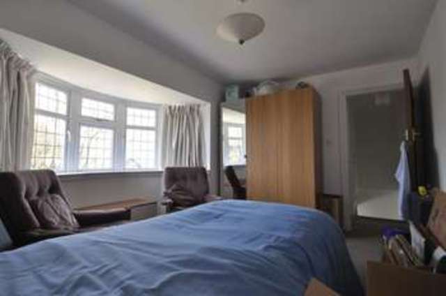  Image of Detached to rent at Nork Way  Banstead, SM7 1HW