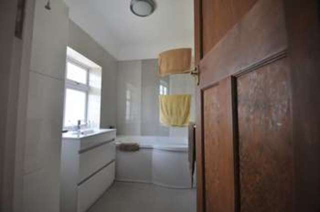  Image of Detached to rent at Nork Way  Banstead, SM7 1HW