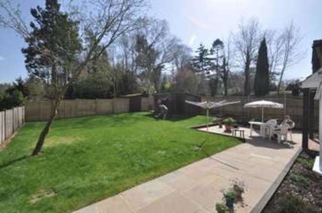  Image of Detached to rent at Nork Way  Banstead, SM7 1HW