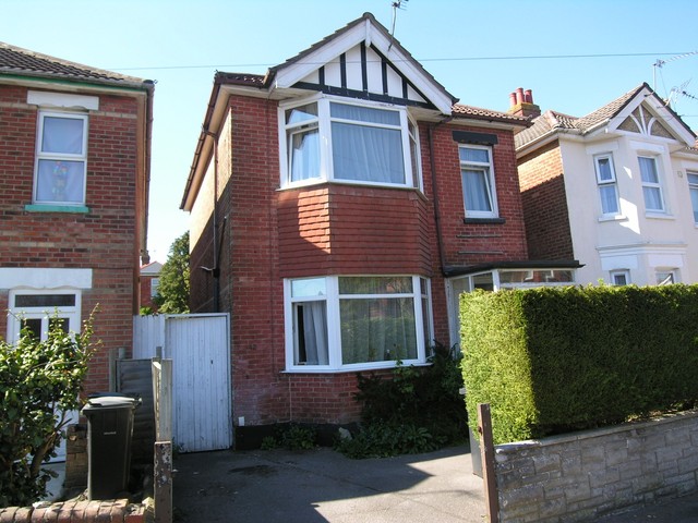  Image of 6 Bedroom Detached to rent at Bournemouth, BH9 2JW