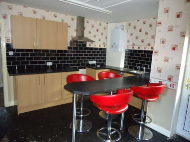  Image of 4 Bedroom Detached to rent at De Lacy Street Ashton on Ribble Preston, PR2 2DD