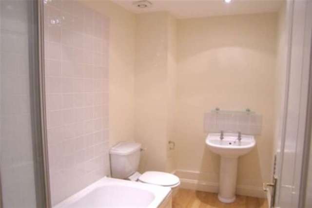  Image of 3 Bedroom Detached to rent at Brentwood, CM14 4HH