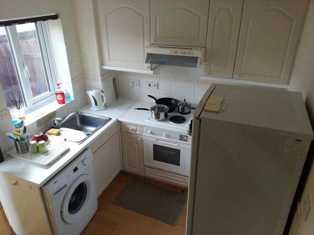  Image of 2 Bedroom Mews to rent at Amblecote Meadows  London, SE12 9TA