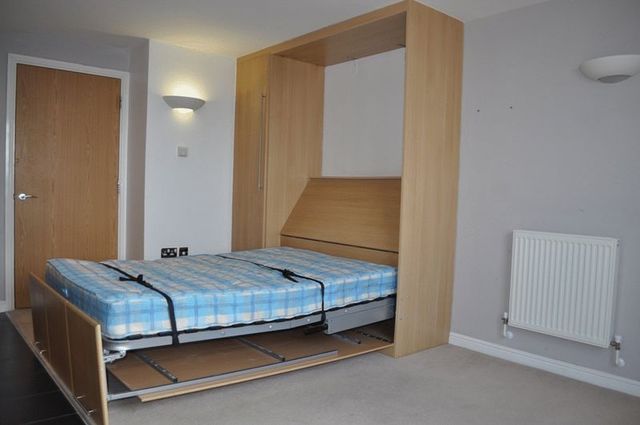 Image of Flat for sale at Throwley Way  SUTTON, SM1 4FD