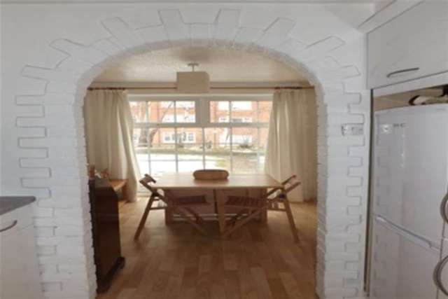  Image of 3 Bedroom Property to rent at Chesterfield, S40 4LQ