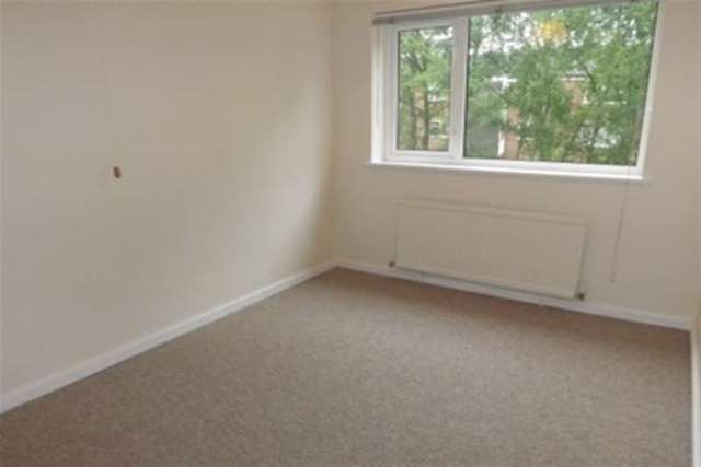  Image of 3 Bedroom Property to rent at Chesterfield, S40 4LQ