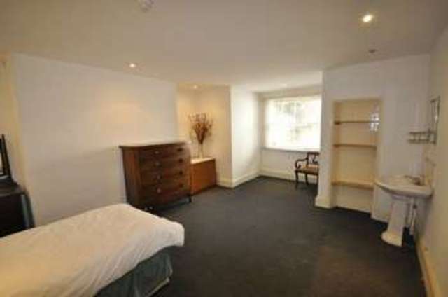  Image of 1 Bedroom Property to rent at 63 Bath Road  Cheltenham, GL53 7LH