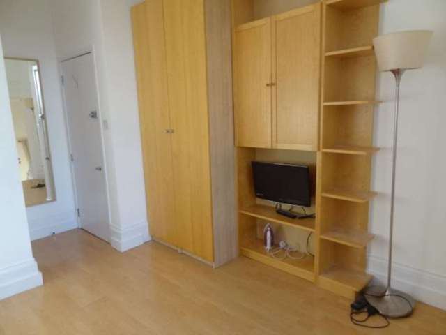  Image of Flat to rent at Belgrave Road Pimlico London, SW1V 2BL