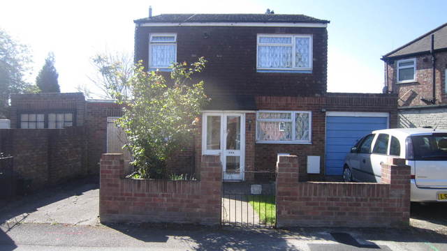  Image of 4 Bedroom Detached for sale at Middlesex  Hayes, UB3 1QR