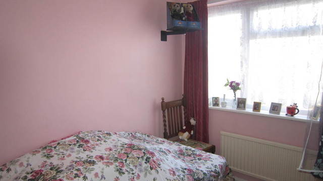  Image of 4 Bedroom Detached for sale at Middlesex  Hayes, UB3 1QR