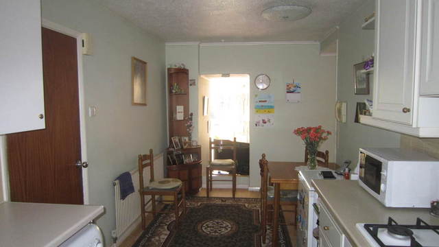  Image of 4 Bedroom Detached for sale at Middlesex  Hayes, UB3 1QR