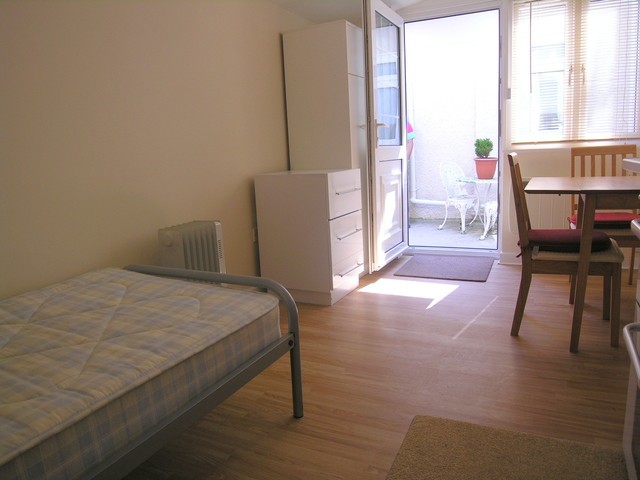  Image of Studio to rent at Bournemouth, BH9 3DT