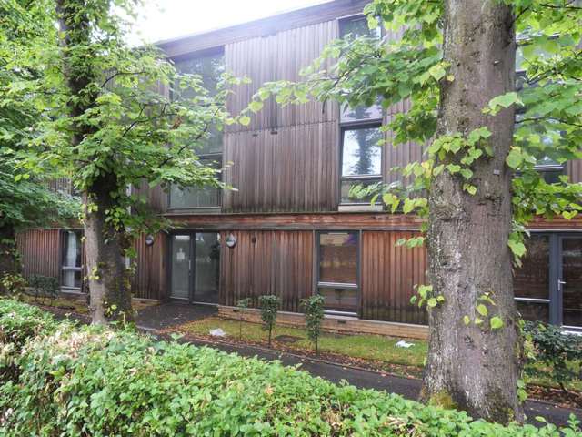  Image of 2 Bedroom Flat to rent at Brabloch Park  Paisley, PA3 4QD