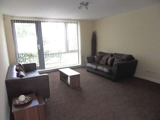  Image of 2 Bedroom Flat to rent at Brabloch Park  Paisley, PA3 4QD