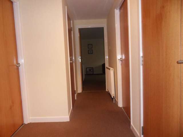  Image of 2 Bedroom Flat to rent at Brabloch Park  Paisley, PA3 4QD