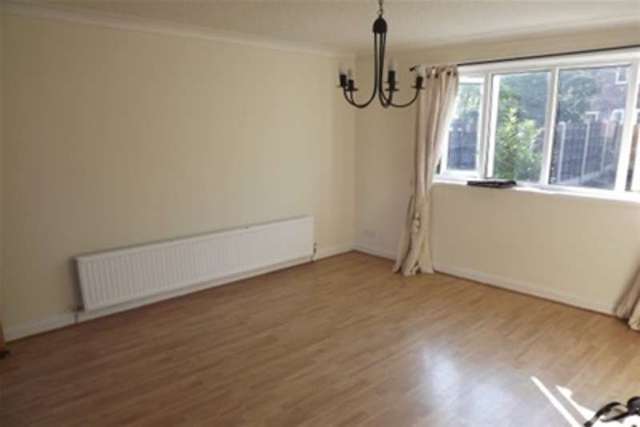  Image of 3 Bedroom Detached to rent at Manchester, M20 1AF