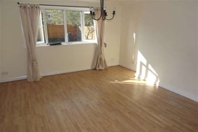  Image of 3 Bedroom Detached to rent at Manchester, M20 1AF