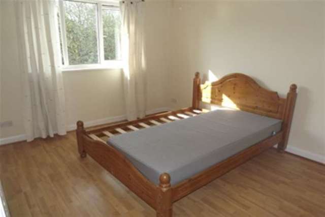  Image of 3 Bedroom Detached to rent at Manchester, M20 1AF