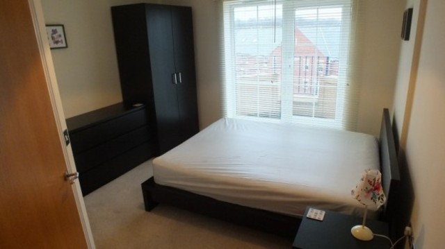  Image of 2 Bedroom Apartment to rent at Carisbrooke Road  Leeds, LS16 5RU
